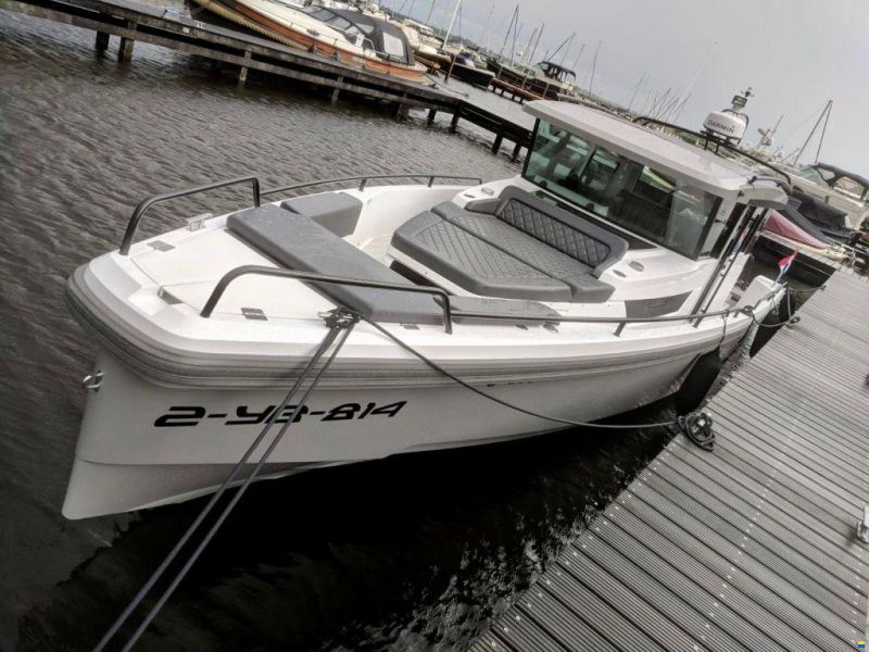 Axopar 37 Cabin