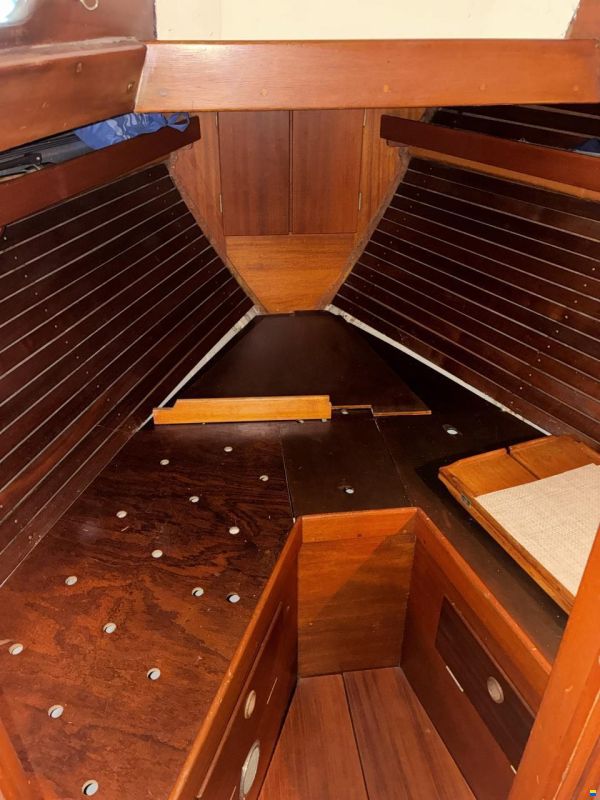 Hallberg-Rassy Mistral 33