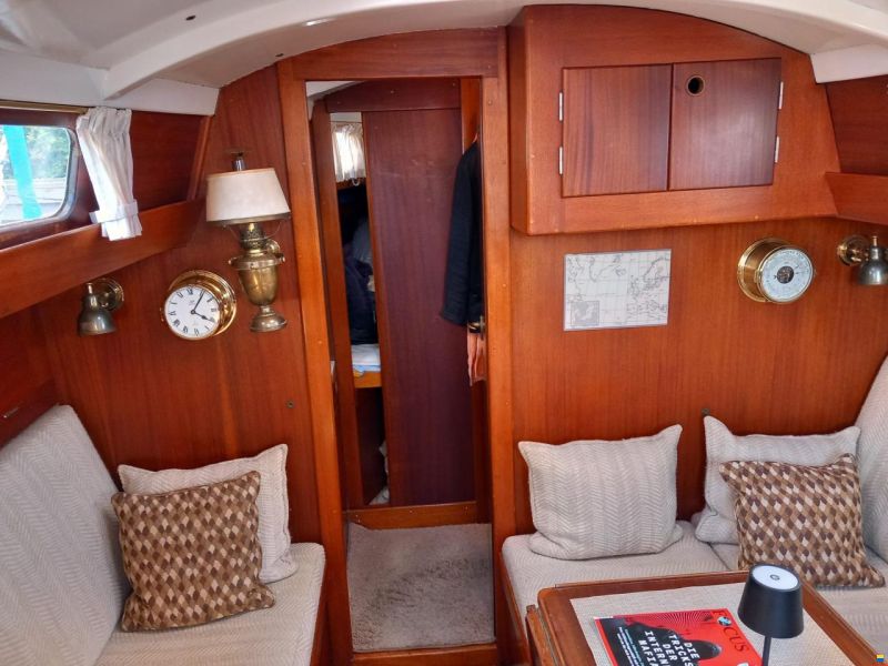 Hallberg-Rassy Mistral 33