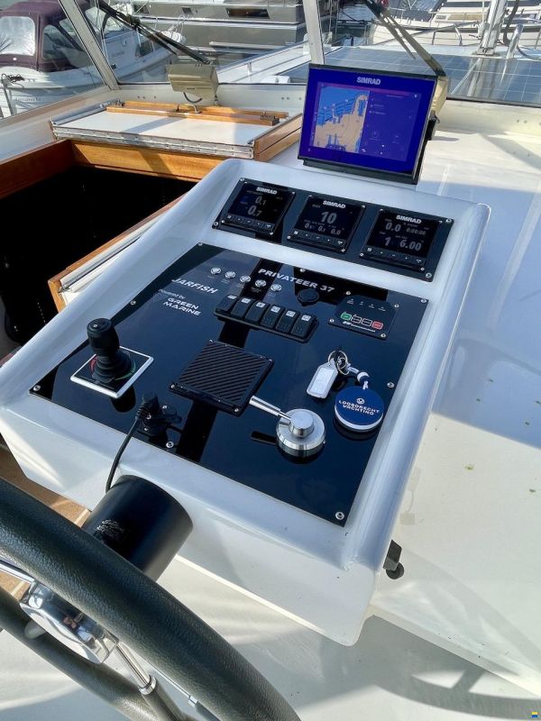 Privateer 37 Hybride