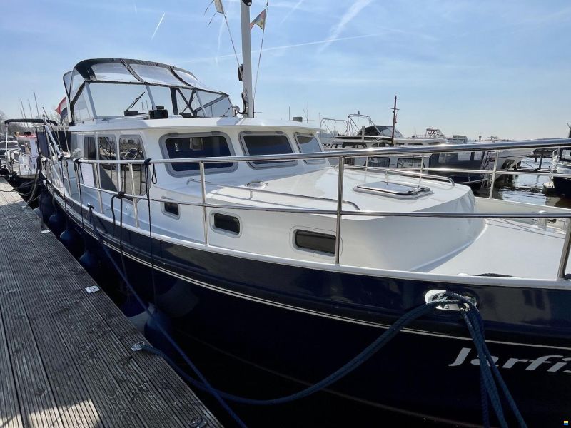 Privateer 37 Hybride