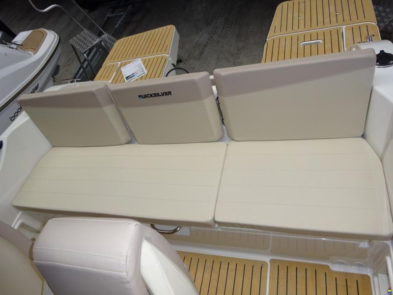 Quicksilver Activ 705 Open