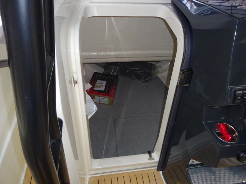 Quicksilver Activ 705 Open