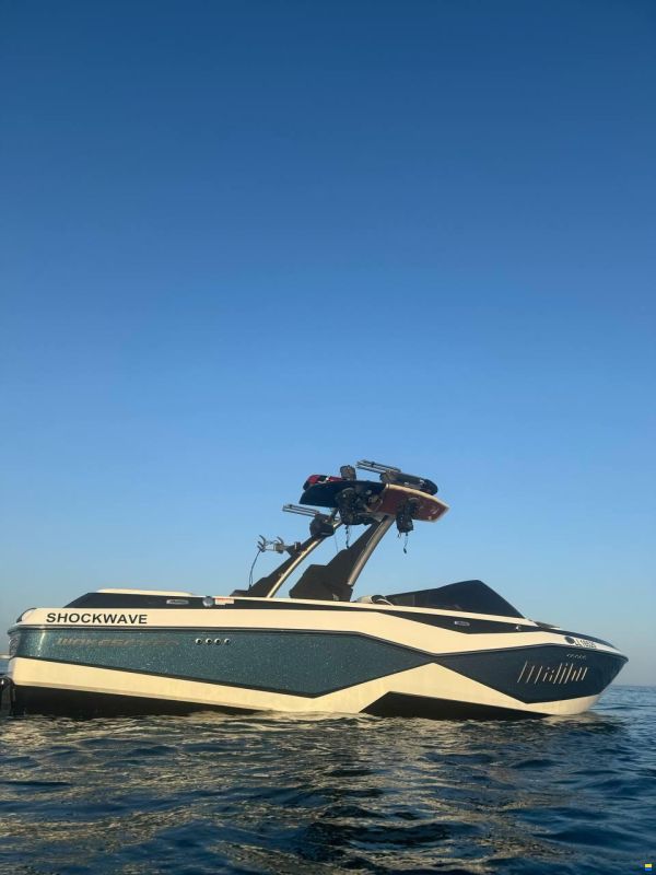 Malibu Wakesetter 22 LSV