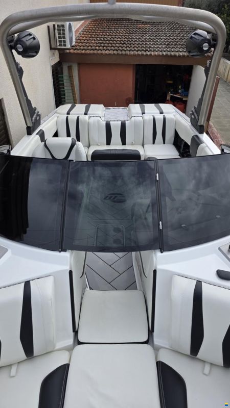 Malibu Wakesetter 22 LSV