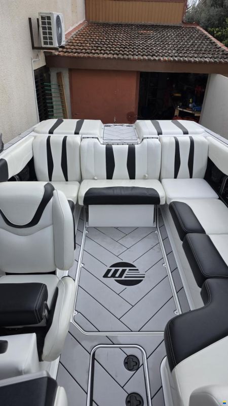 Malibu Wakesetter 22 LSV