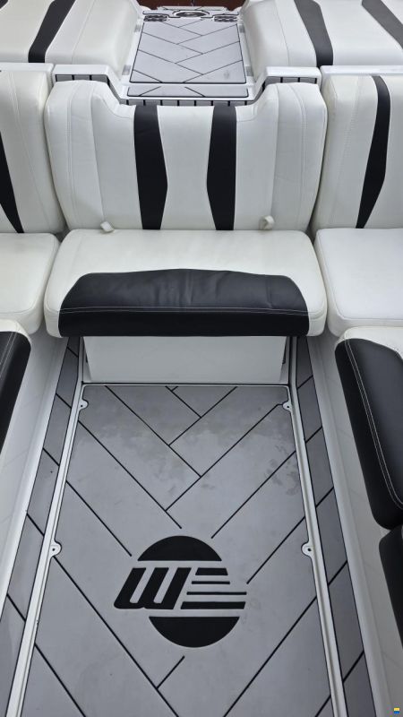 Malibu Wakesetter 22 LSV