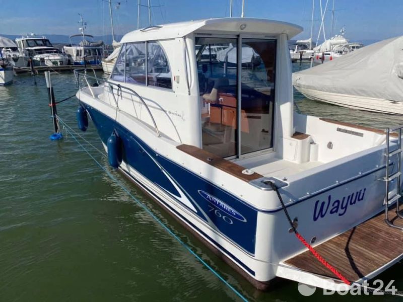 Beneteau Antares 760