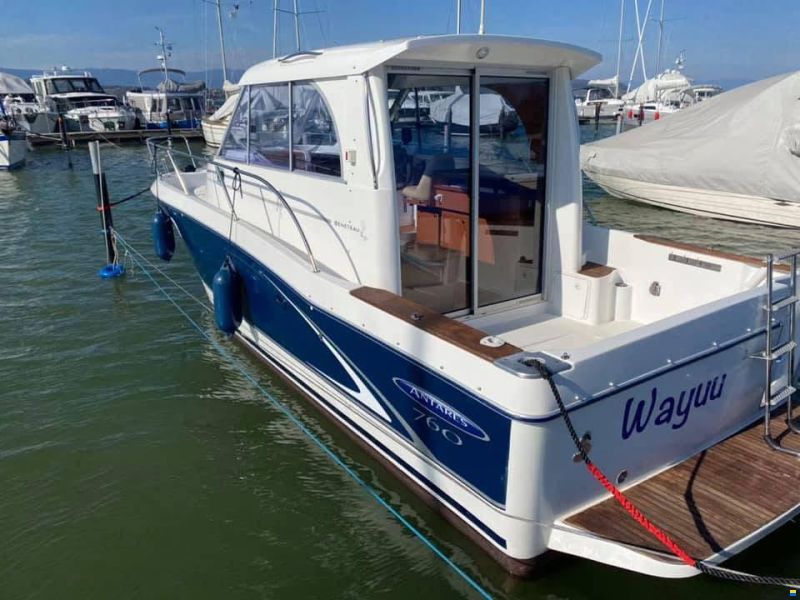 Beneteau Antares 760