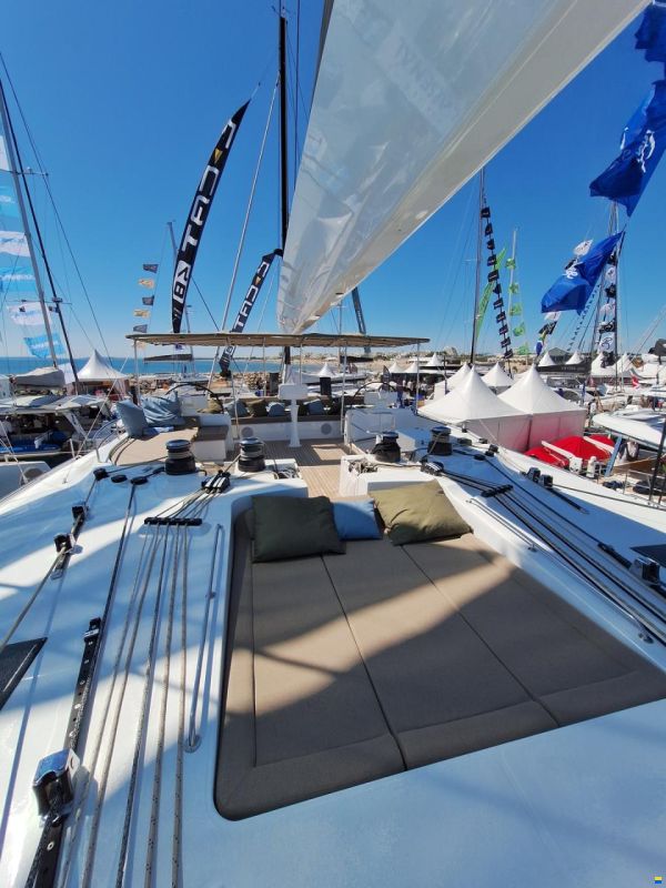 Lagoon 620