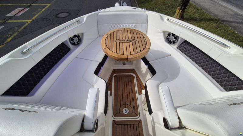 Sea Ray SLX 250 Europe