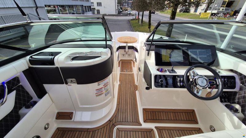 Sea Ray SLX 250 Europe