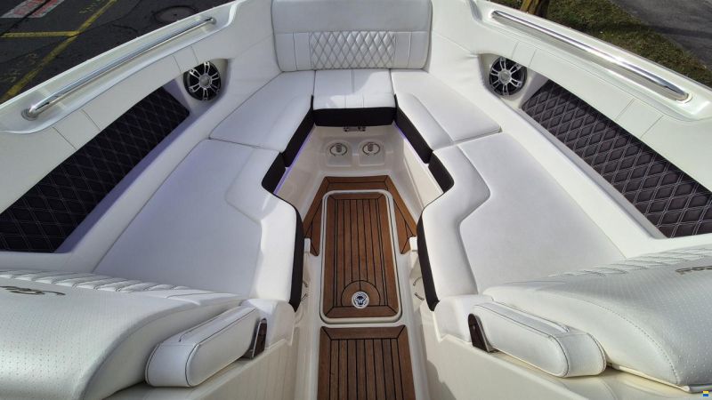 Sea Ray SLX 250 Europe