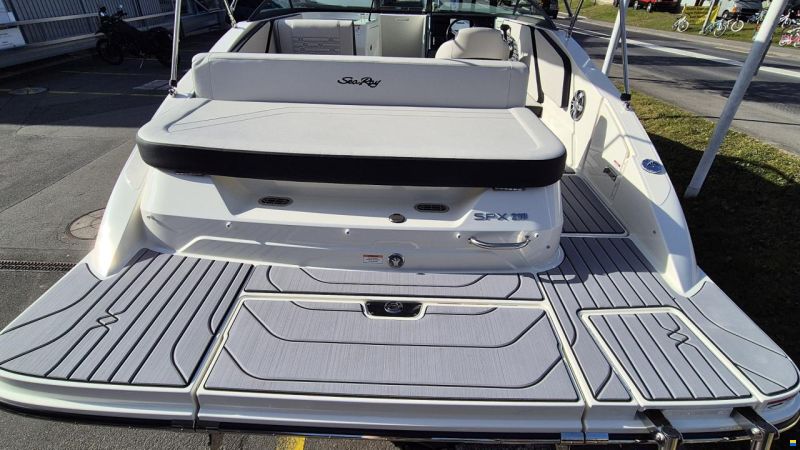 Sea Ray SPX 210 Europe