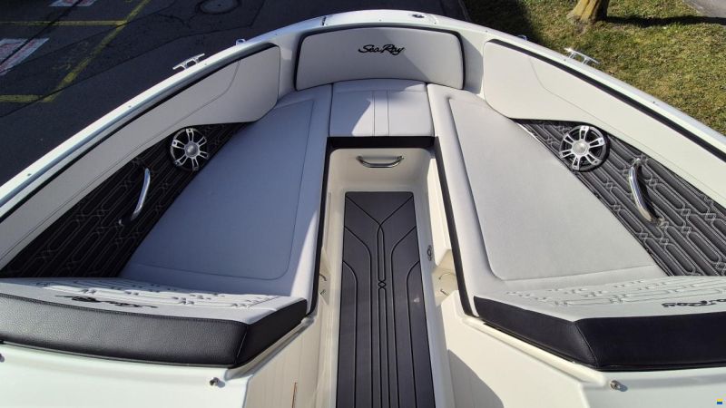 Sea Ray SPX 210 Europe