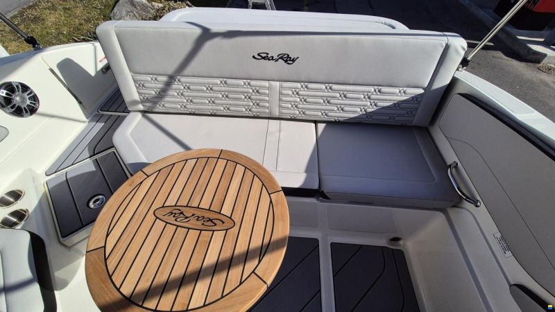 Sea Ray SPX 210 Europe