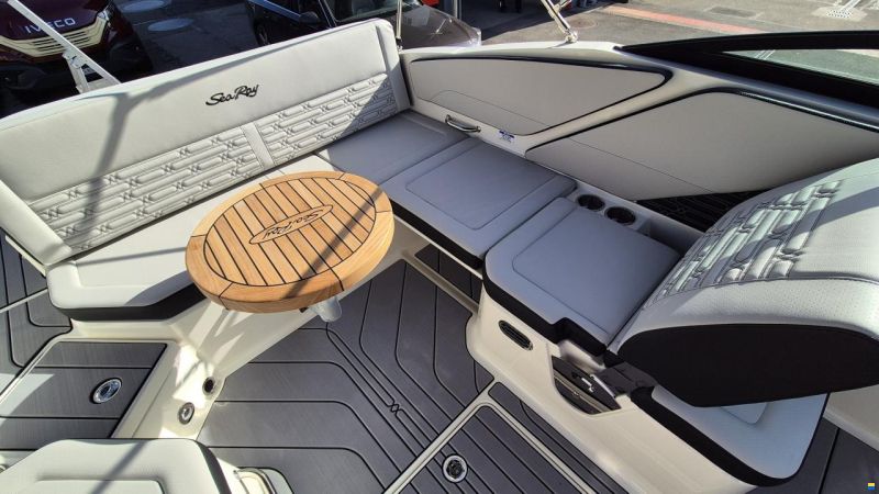 Sea Ray SPX 210 Europe