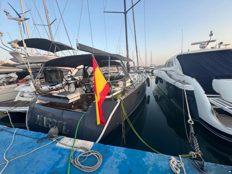 Bavaria 55
