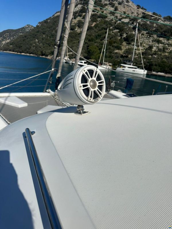 Lagoon 620