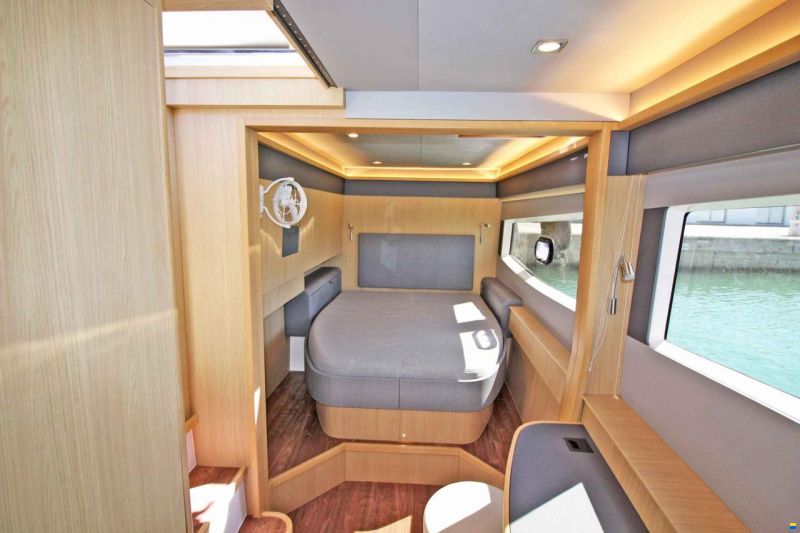 AQUILA 42