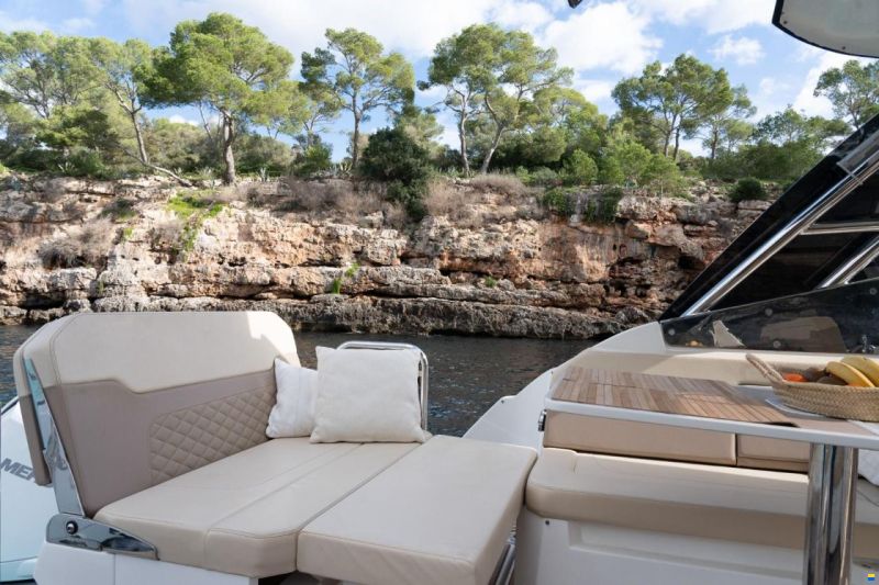 AQUILA 32 Sport