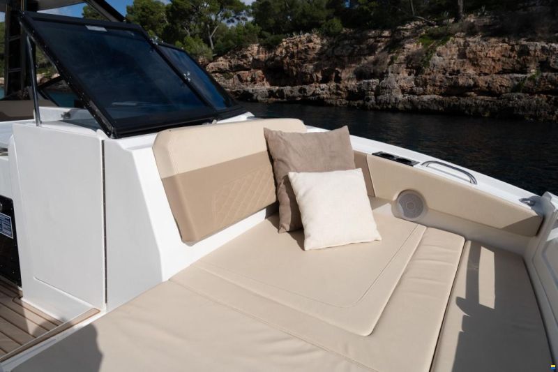 AQUILA 32 Sport