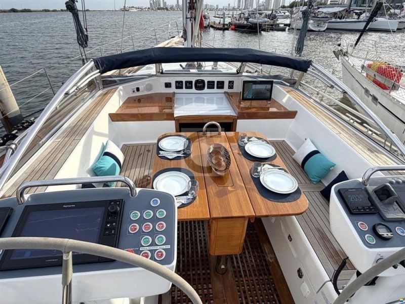 Hallberg-Rassy 57