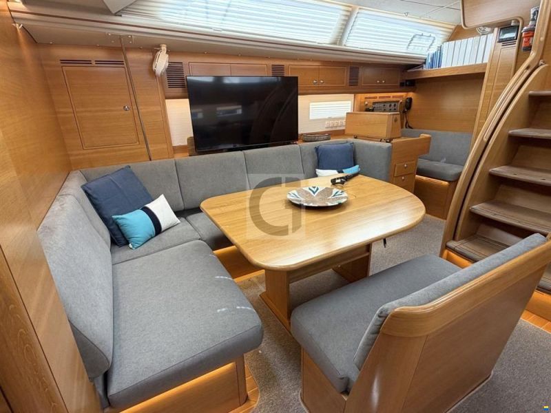 Hallberg-Rassy 57