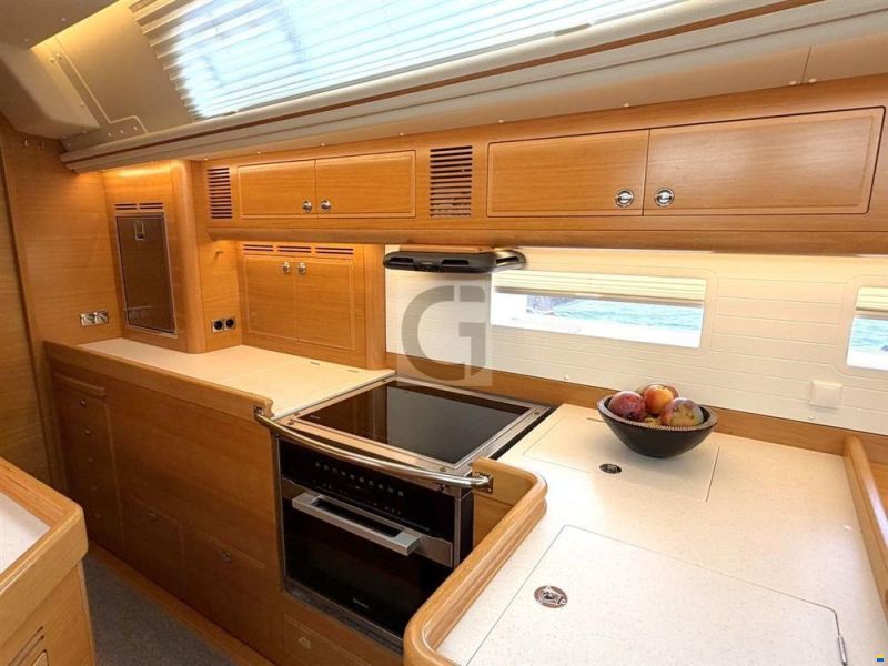 Hallberg-Rassy 57