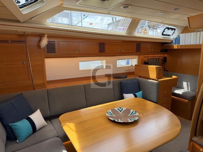 Hallberg-Rassy 57