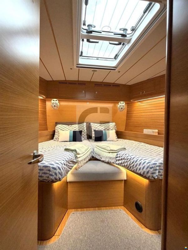 Hallberg-Rassy 57
