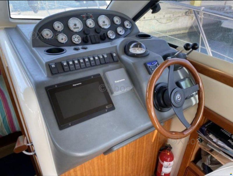 Riviera 33