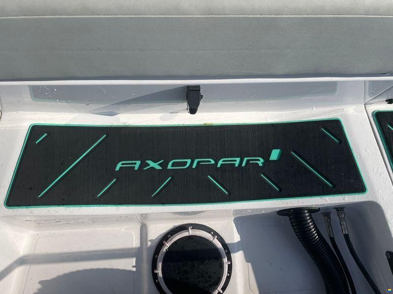 Axopar 22 T-Top Revolve