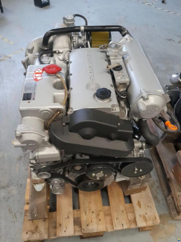 Steyr marine Diesel 144 CV avec inverseur