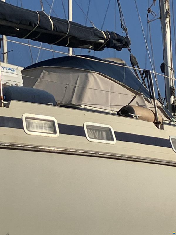 Contest 38s Ketch