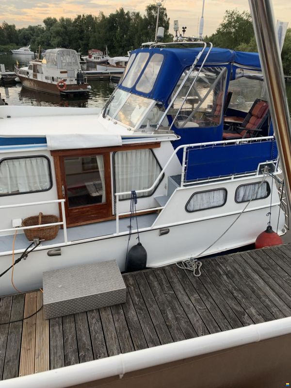 Hollandia 851