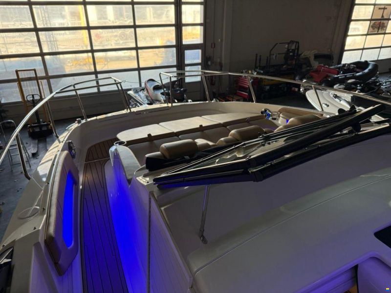 Sea Ray Sundancer 320