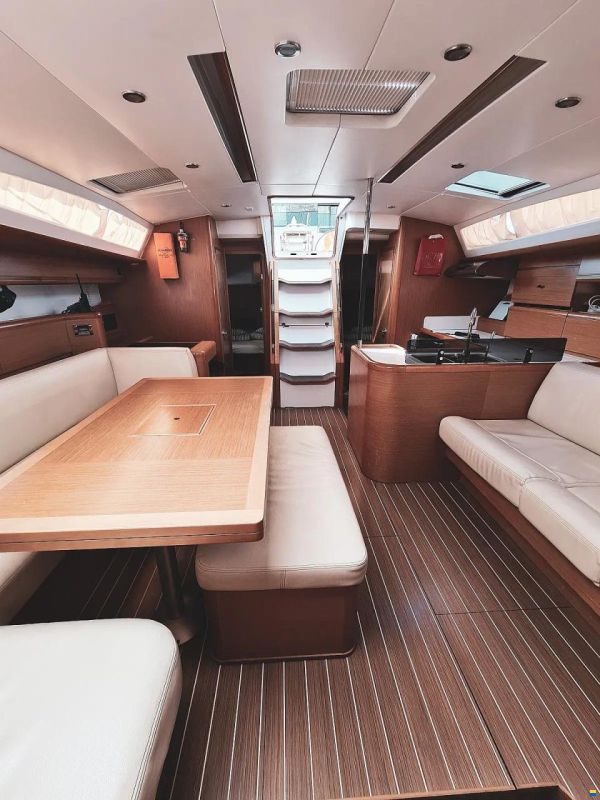 Jeanneau 53