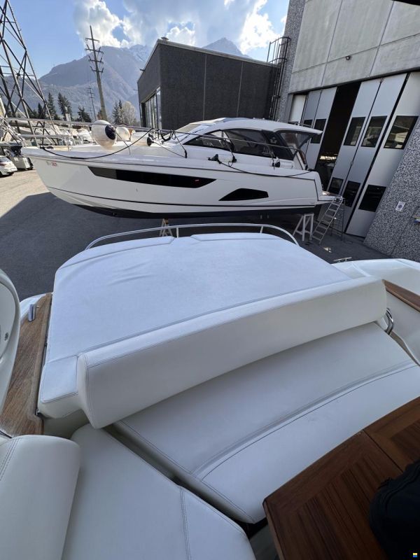Cranchi Endurance 33