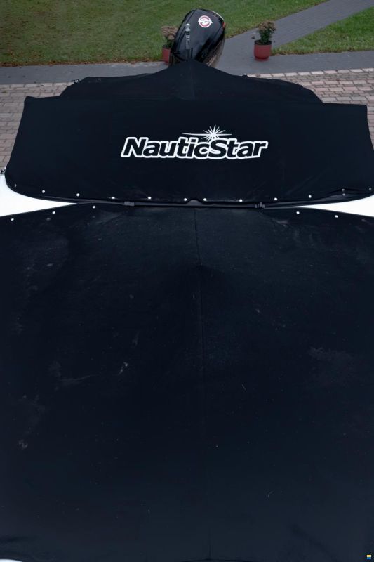 Nautic Star 203DC