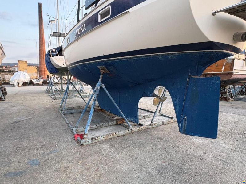 Hallberg-Rassy 352