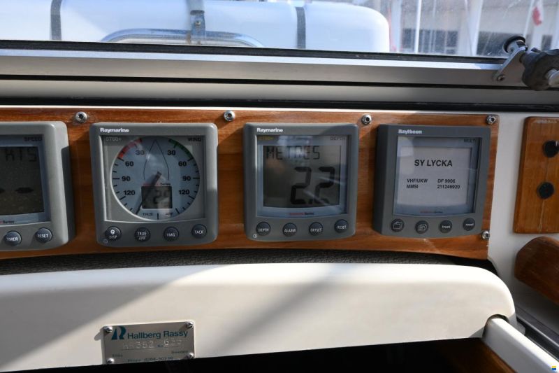 Hallberg-Rassy 352