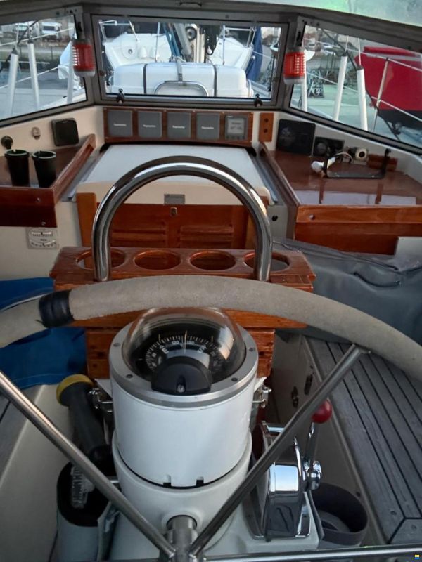 Hallberg-Rassy 352