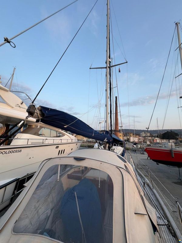 Hallberg-Rassy 352