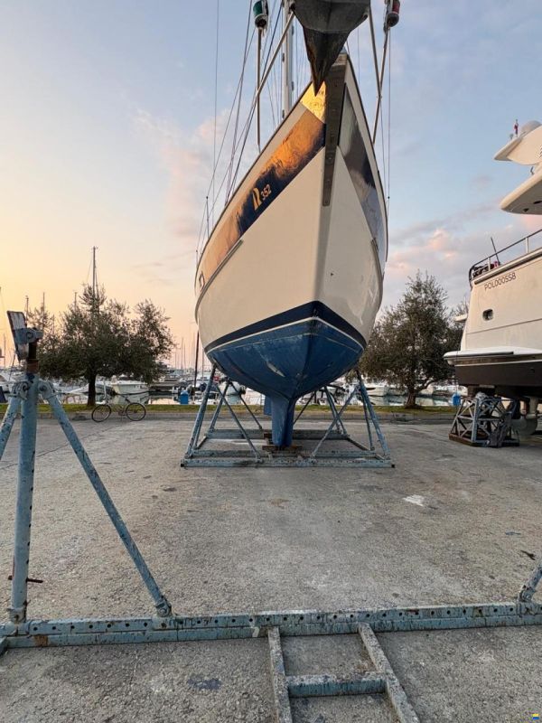 Hallberg-Rassy 352