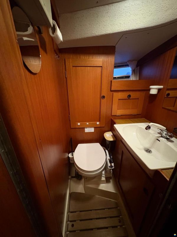 Hallberg-Rassy 352