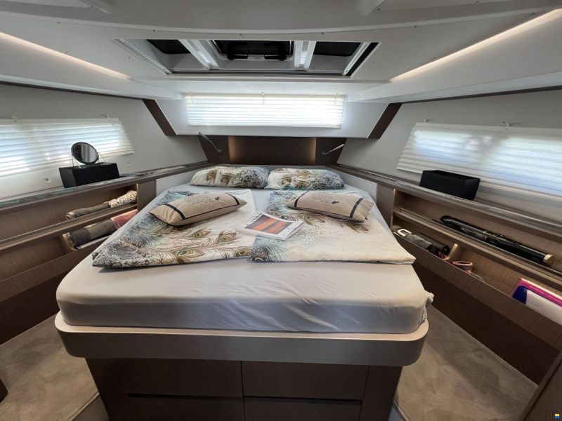 Sealine C335