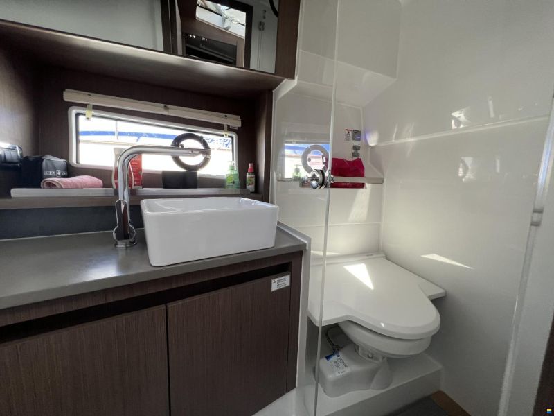 Sealine C335