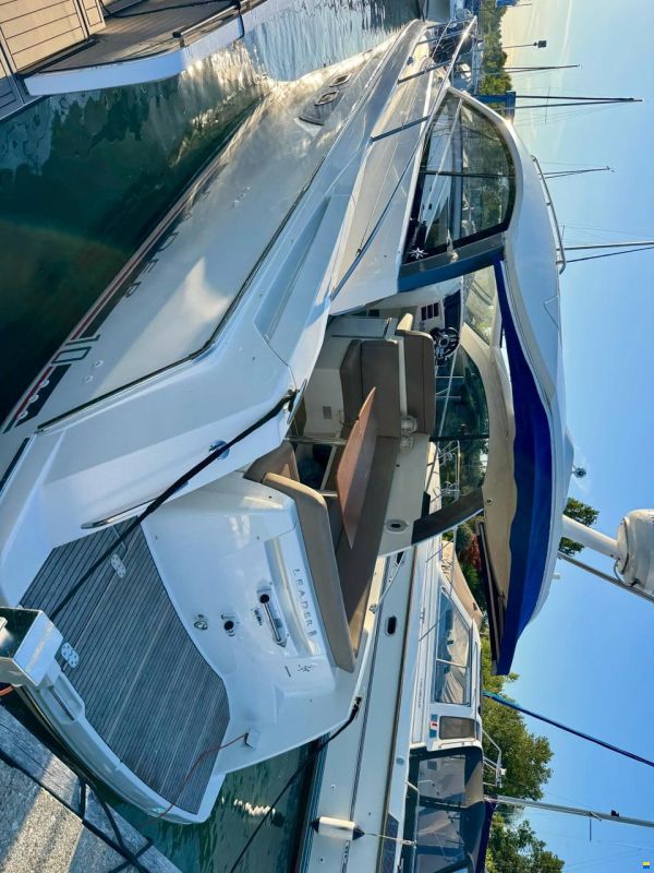 Jeanneau Leader 10 mit Bootsplatz