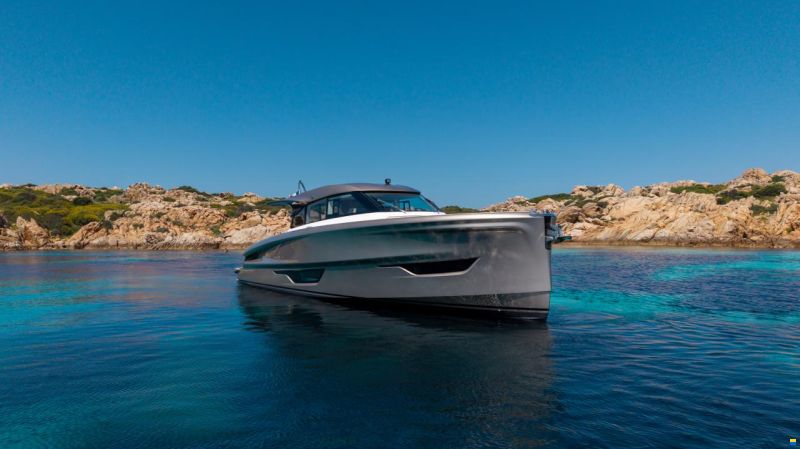 Solaris Power 52 Coupe